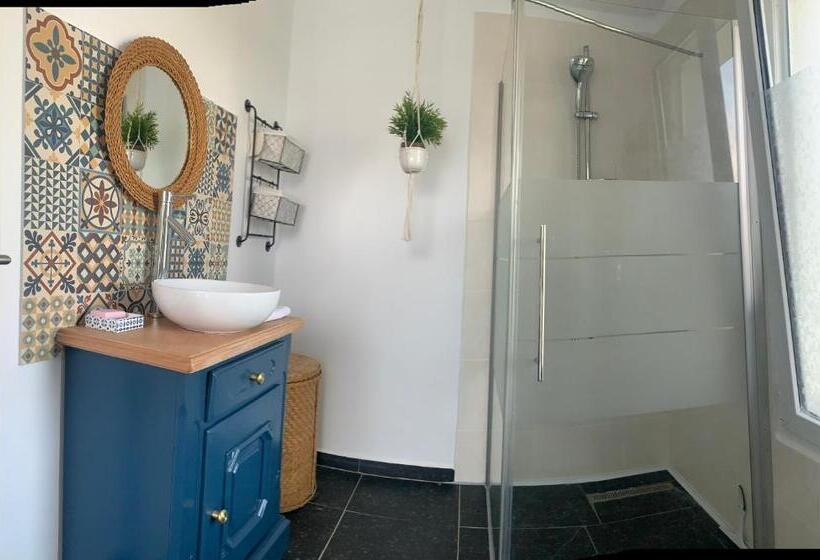 צימר Backyard Cottage