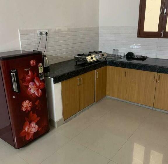 Fabhotel Earth View Residency