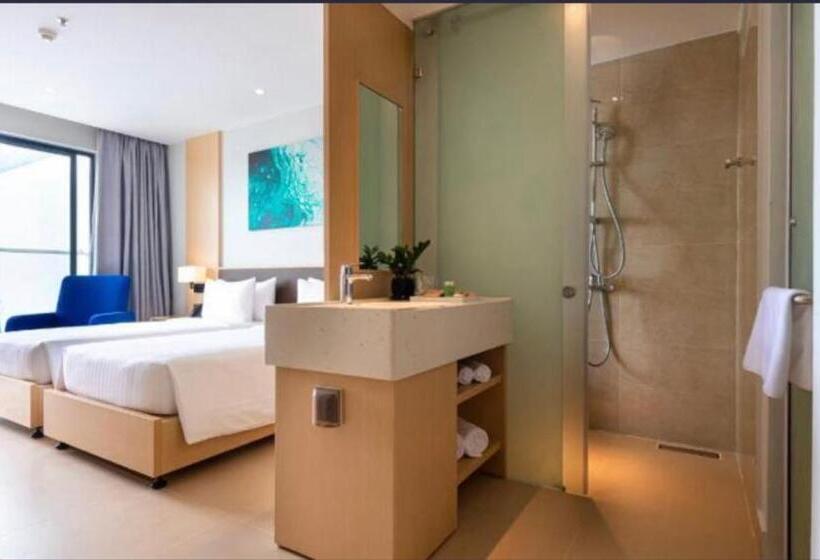 هتل Rosemary Premier Beachfront @ Bai Dai Beach, Cam Ranh