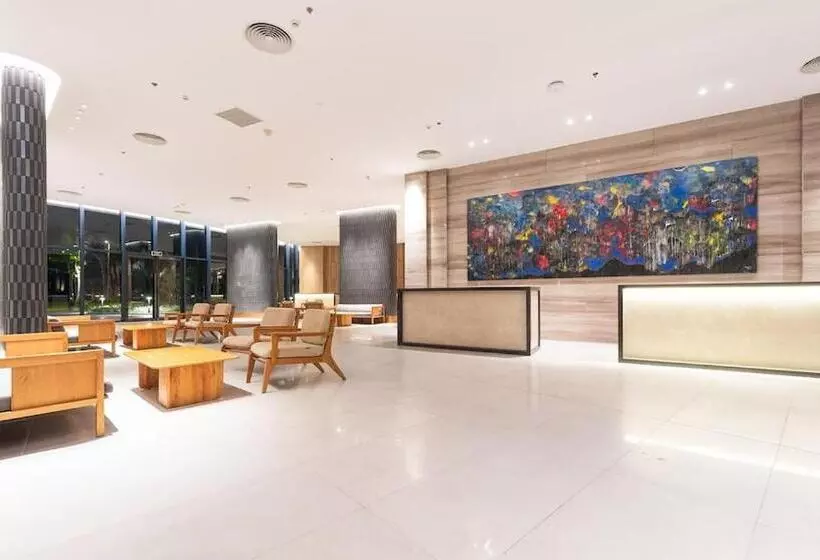هتل Rosemary Premier Beachfront @ Bai Dai Beach, Cam Ranh
