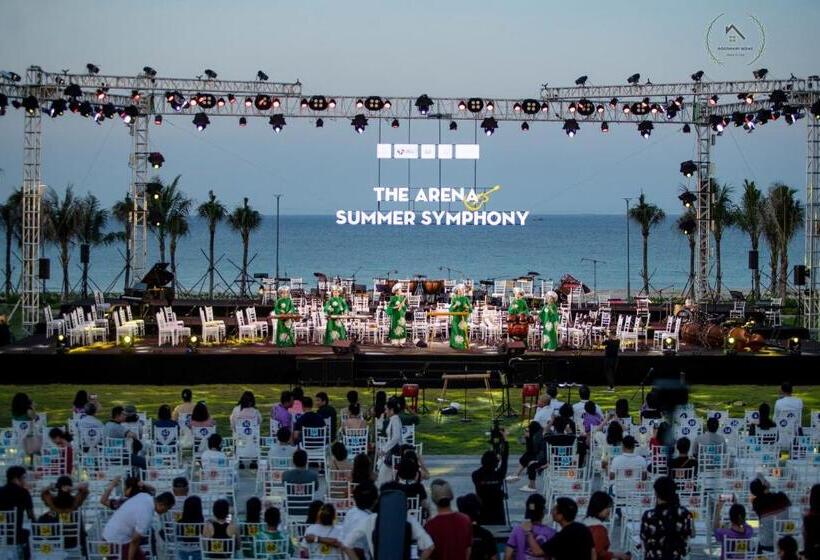 هتل Rosemary Premier Beachfront @ Bai Dai Beach, Cam Ranh