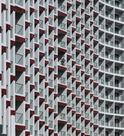 هتل Rosemary Premier Beachfront @ Bai Dai Beach, Cam Ranh