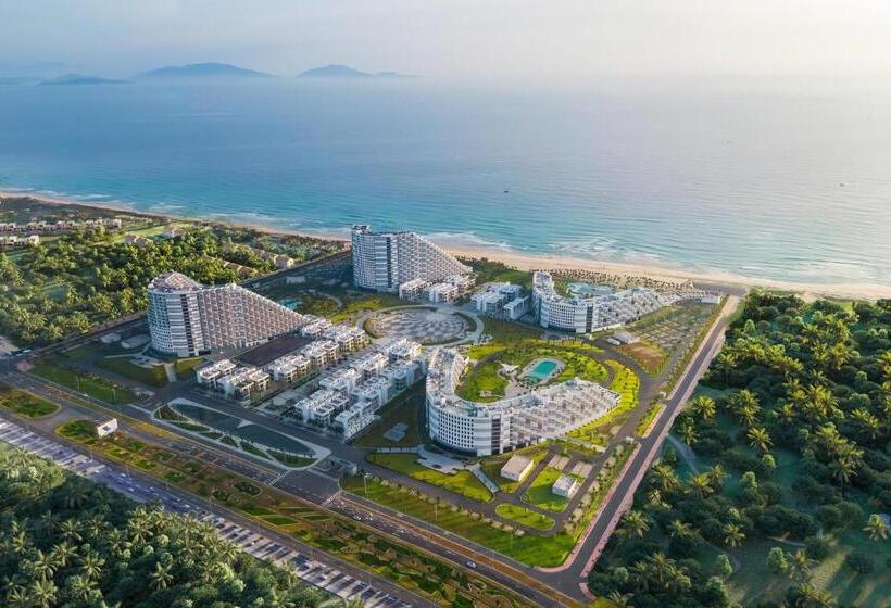 هتل Rosemary Premier Beachfront @ Bai Dai Beach, Cam Ranh