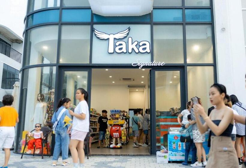 هتل Rosemary Premier Beachfront @ Bai Dai Beach, Cam Ranh