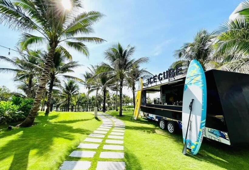 هتل Rosemary Premier Beachfront @ Bai Dai Beach, Cam Ranh