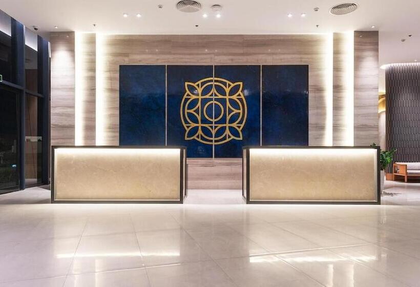 هتل Rosemary Premier Beachfront @ Bai Dai Beach, Cam Ranh