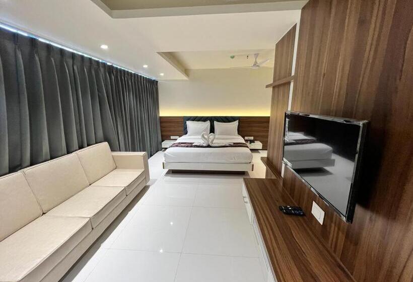 Fabhotel The Nashik Inn Nr Vijay Mamta Theatre, Nashik Road