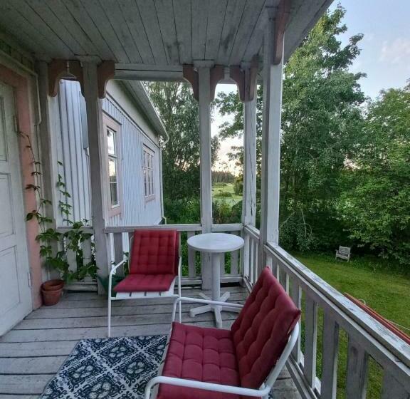 צימר Punaisen Pihatorpan Kammarit