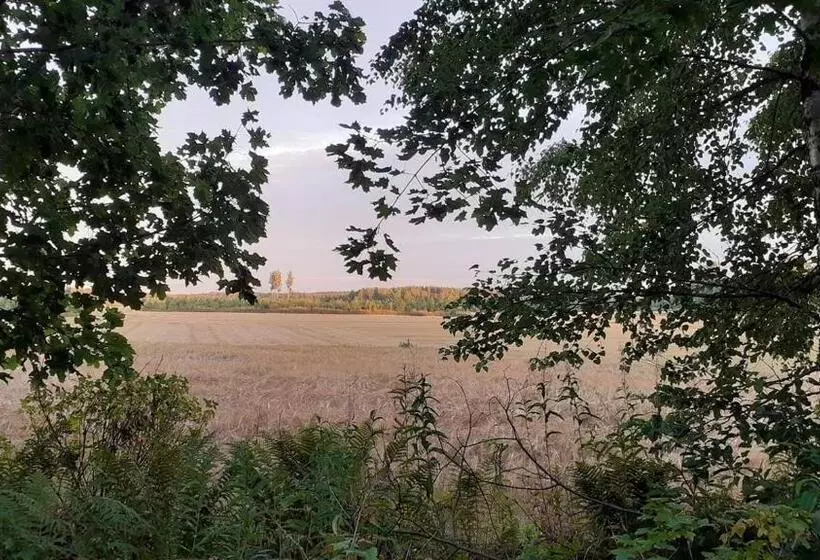 ベッドアンドブレックファースト Punaisen Pihatorpan Kammarit