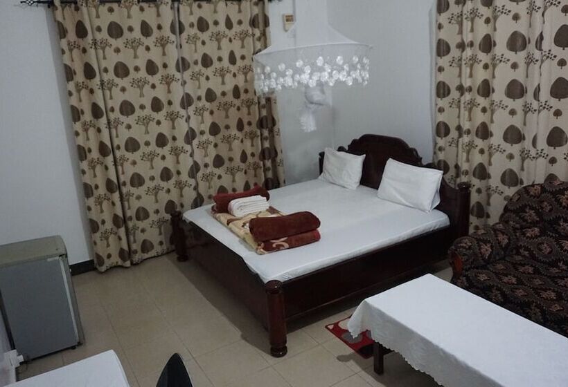 فندق Leaders Lodge