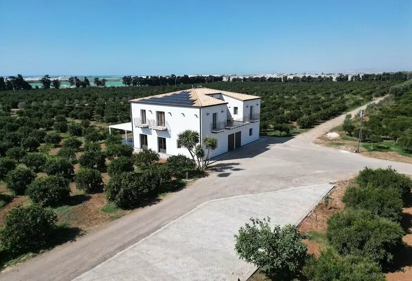 Hotelli Tenuta Macconi Country Rooms