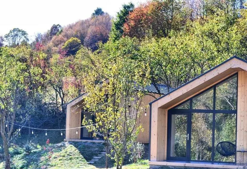 Hotelli Tinutul Luanei Village