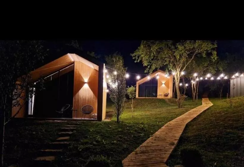 Hotelli Tinutul Luanei Village