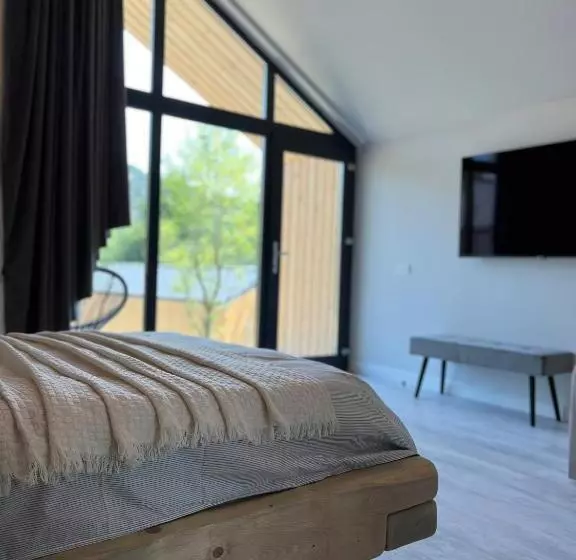 Hotelli Tinutul Luanei Village