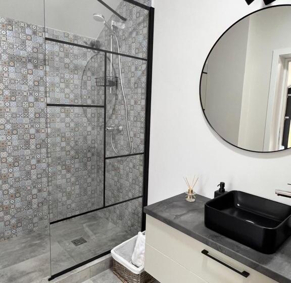 Отель Tinutul Luanei Village