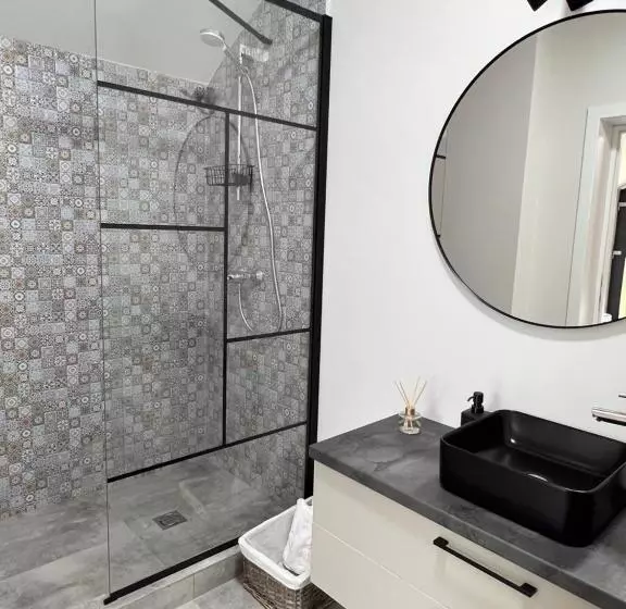 Hotelli Tinutul Luanei Village