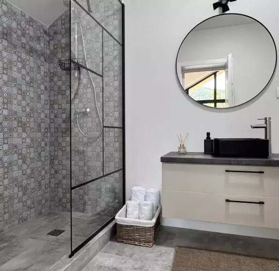 Hotelli Tinutul Luanei Village