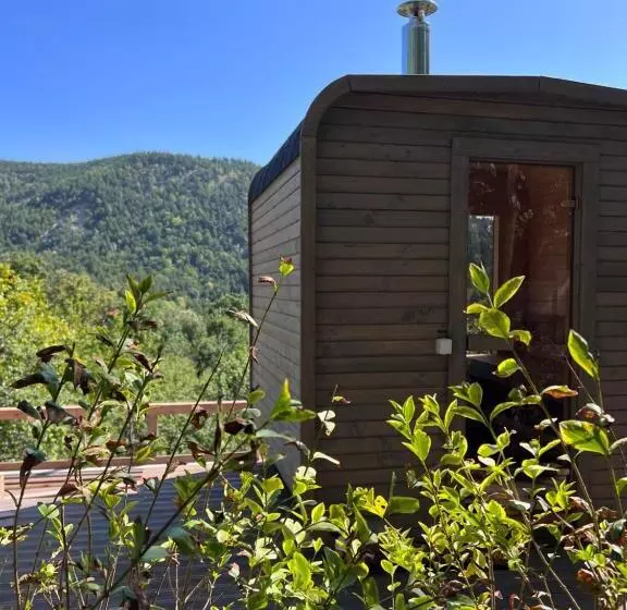 Hotelli Tinutul Luanei Village