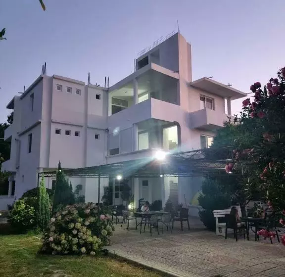 پانسیون Casa Gazi
