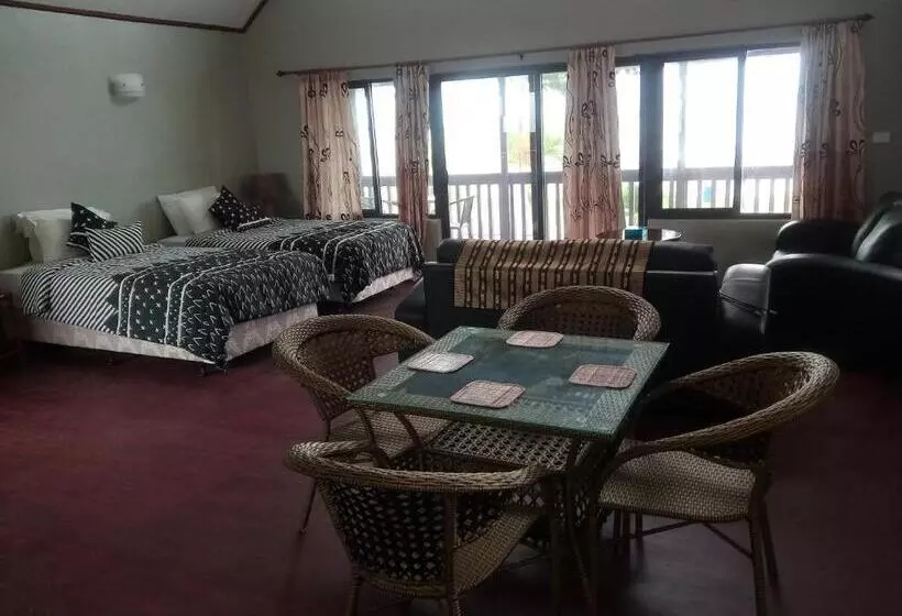 Majatalo Seaside Villa