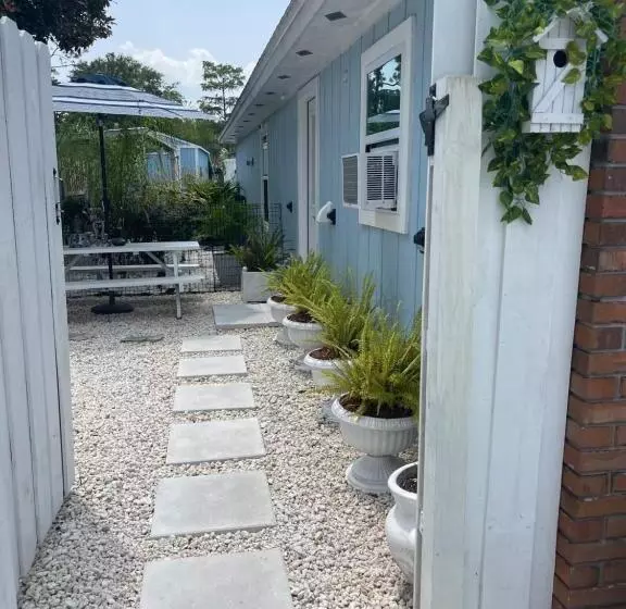 ペンション White Rock Studio