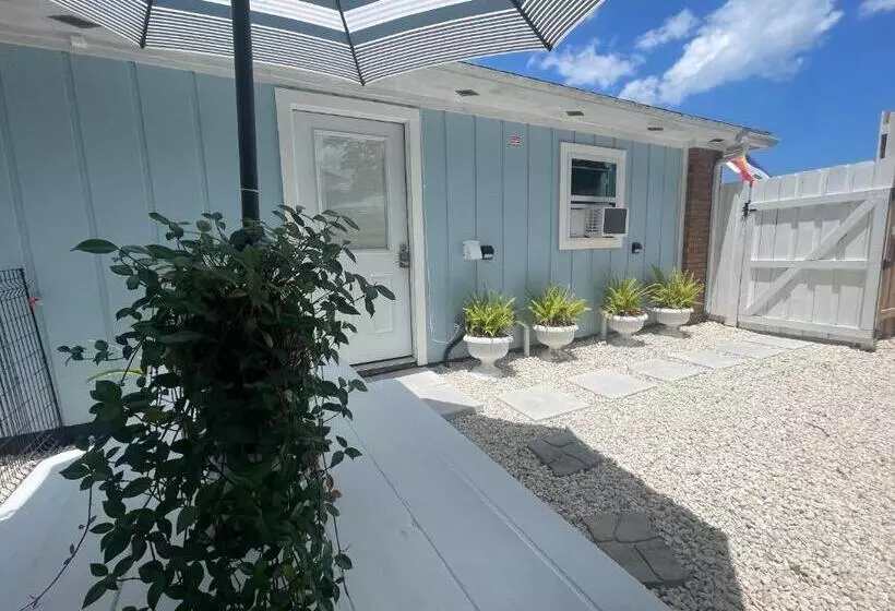 ペンション White Rock Studio