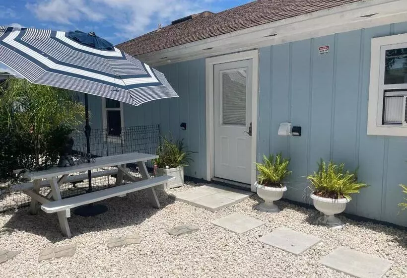 ペンション White Rock Studio