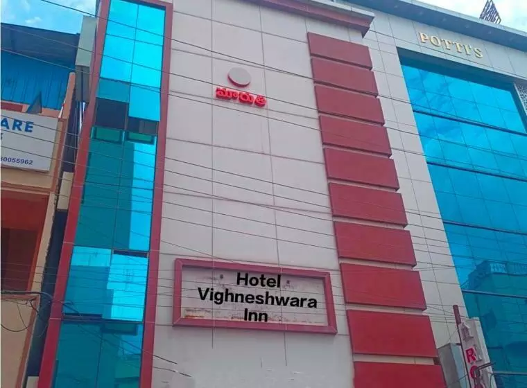 ホテル Vighneshwara Inn