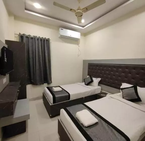 ホテル Vighneshwara Inn