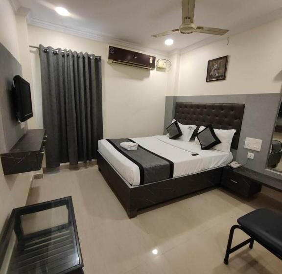 هتل Vighneshwara Inn