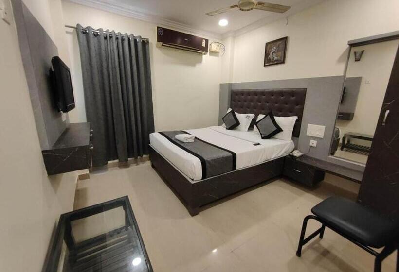 هتل Vighneshwara Inn