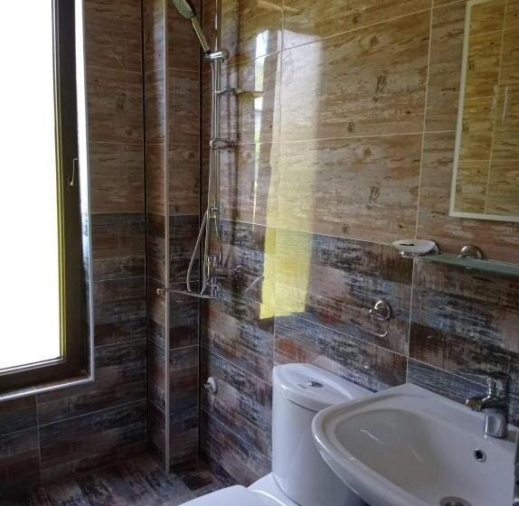 پانسیون Leoni