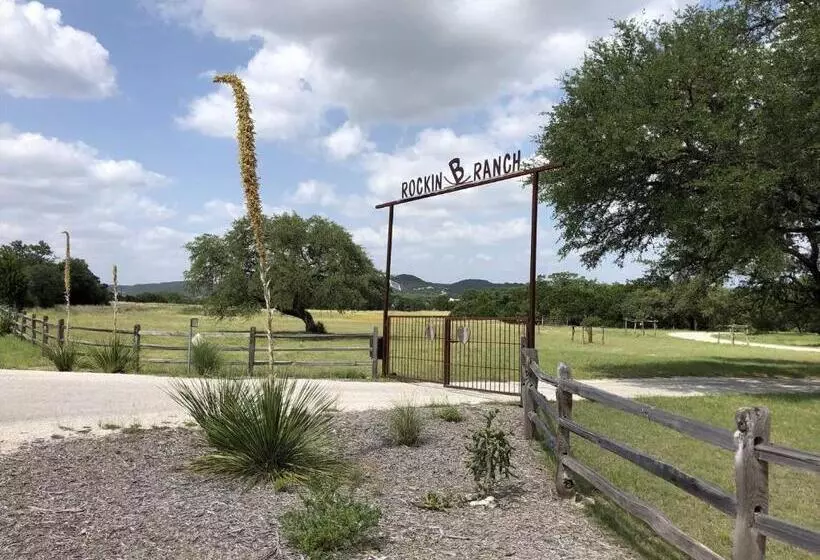 Majatalo Rockin  B Ranch Love Shack