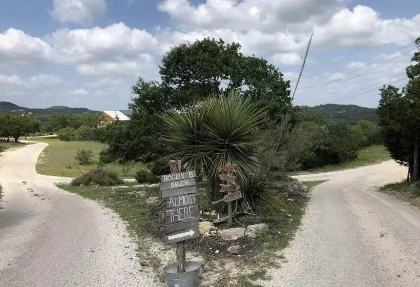 Majatalo Rockin  B Ranch Love Shack