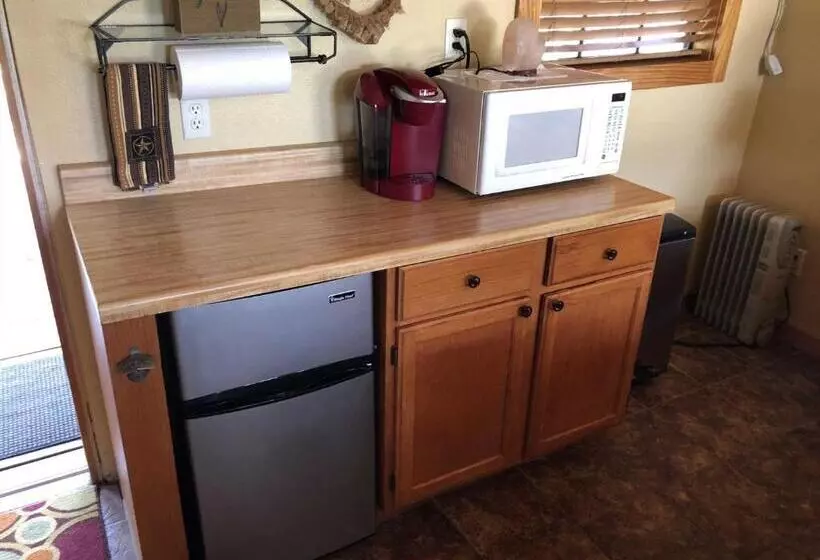 Majatalo Rockin  B Ranch Love Shack