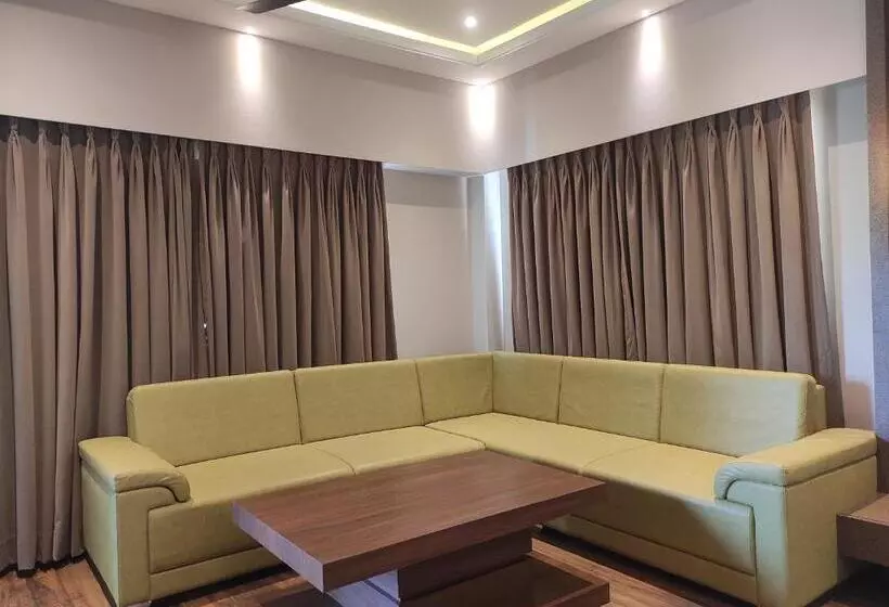 Hotelli The Dibrugarh Resort