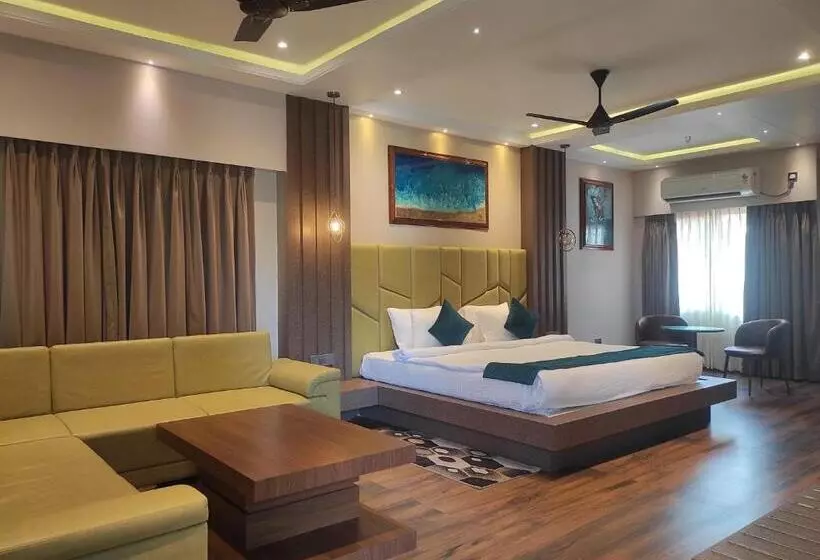 Hotelli The Dibrugarh Resort