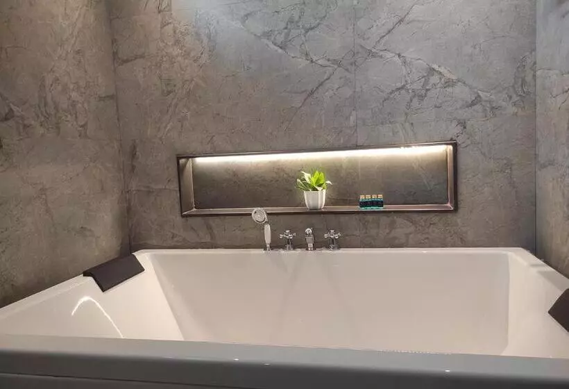 Hotelli The Dibrugarh Resort