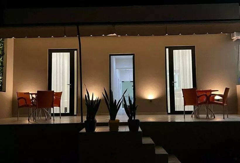 ホテル Mare Rooms Vlore