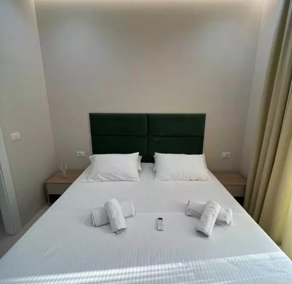 ホテル Mare Rooms Vlore