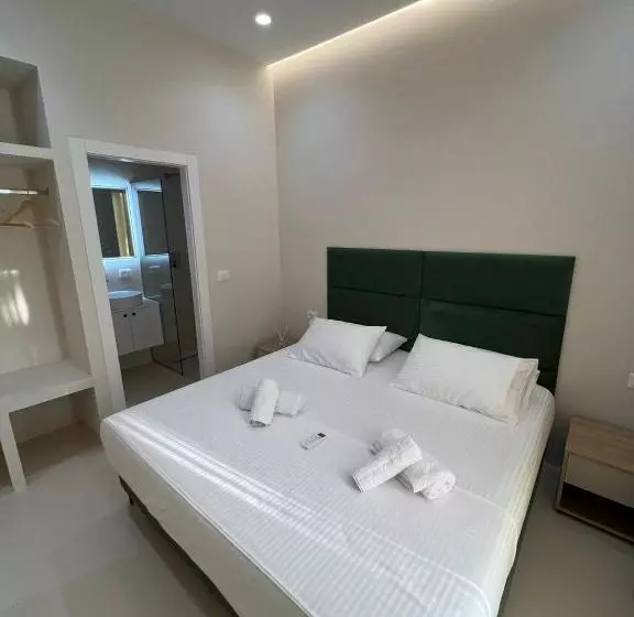 ホテル Mare Rooms Vlore