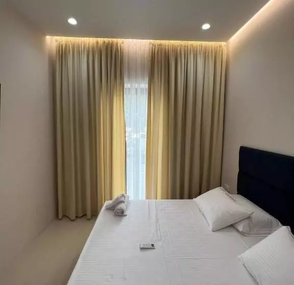 ホテル Mare Rooms Vlore