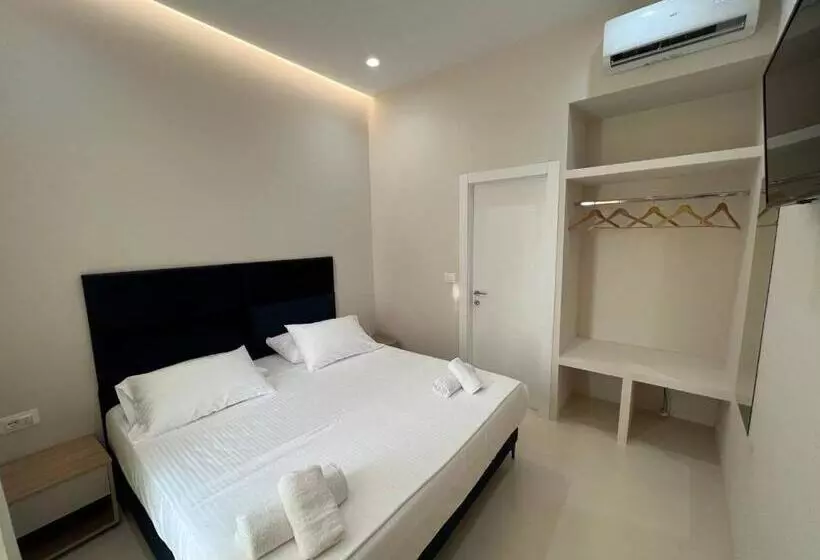 ホテル Mare Rooms Vlore