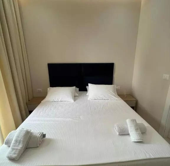 ホテル Mare Rooms Vlore
