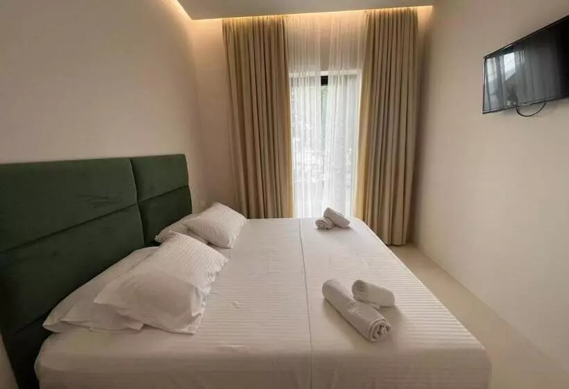 ホテル Mare Rooms Vlore