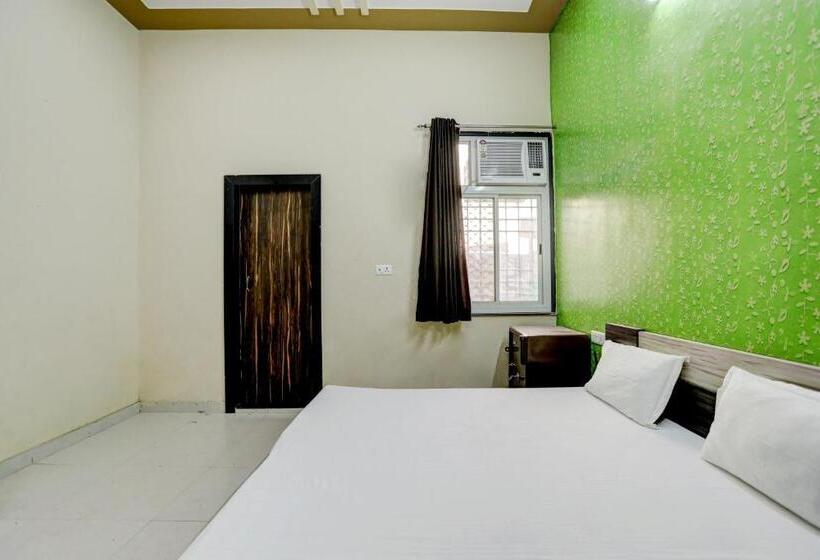 בית מלון כפרי Oyo Anurag Paradise