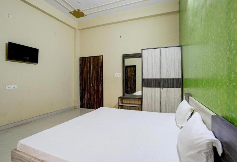 בית מלון כפרי Oyo Anurag Paradise