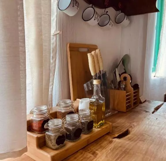 Aamiaismajoitus (B&B) Inside, The Village  Atelier