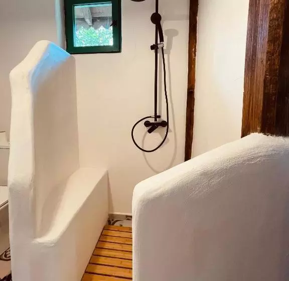 Aamiaismajoitus (B&B) Inside, The Village  Atelier