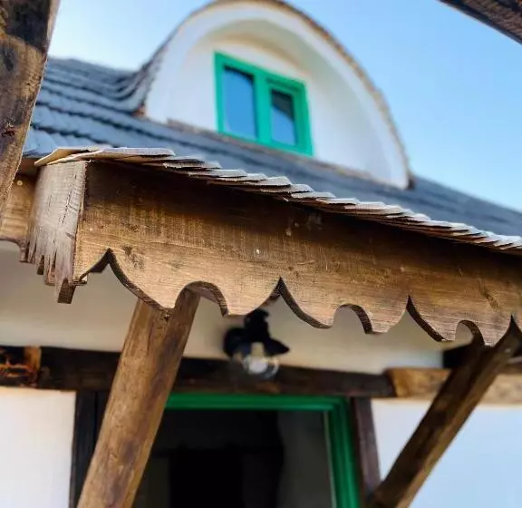 Aamiaismajoitus (B&B) Inside, The Village  Atelier